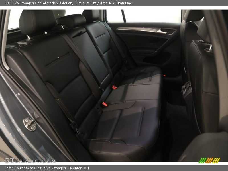 Platinum Gray Metallic / Titan Black 2017 Volkswagen Golf Alltrack S 4Motion