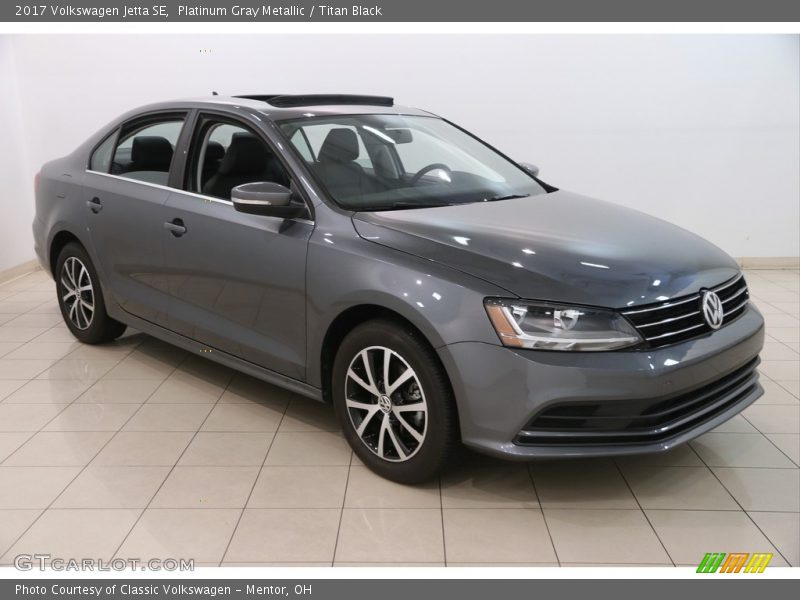 Platinum Gray Metallic / Titan Black 2017 Volkswagen Jetta SE