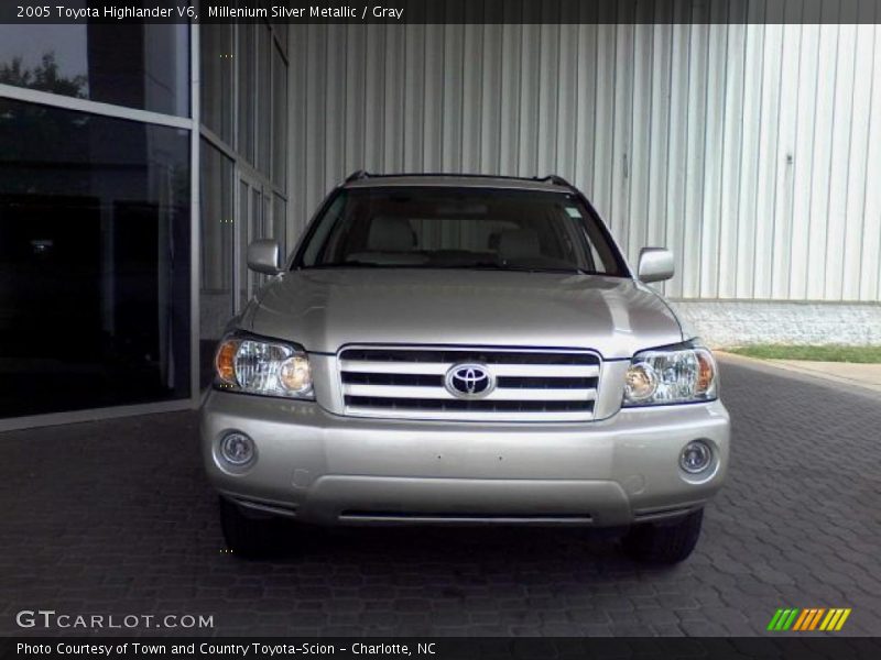Millenium Silver Metallic / Gray 2005 Toyota Highlander V6