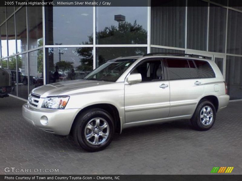 Millenium Silver Metallic / Gray 2005 Toyota Highlander V6