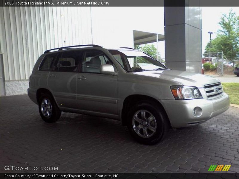 Millenium Silver Metallic / Gray 2005 Toyota Highlander V6