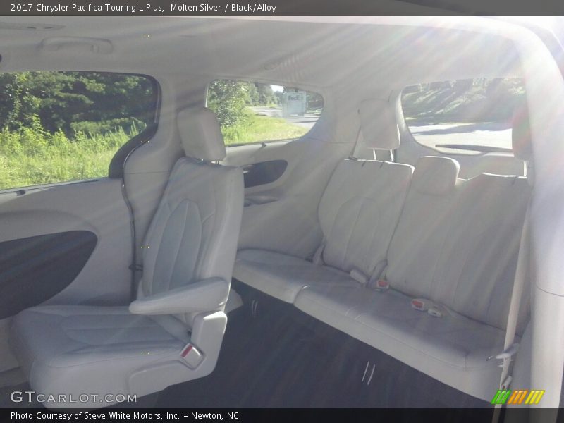 Molten Silver / Black/Alloy 2017 Chrysler Pacifica Touring L Plus