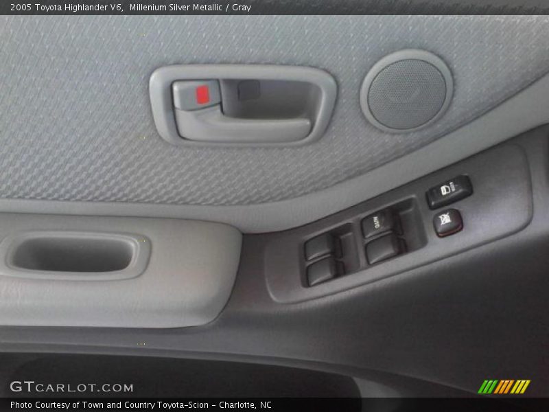 Millenium Silver Metallic / Gray 2005 Toyota Highlander V6