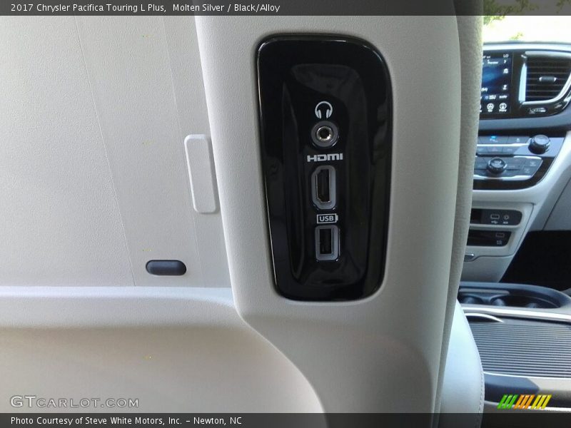 Molten Silver / Black/Alloy 2017 Chrysler Pacifica Touring L Plus