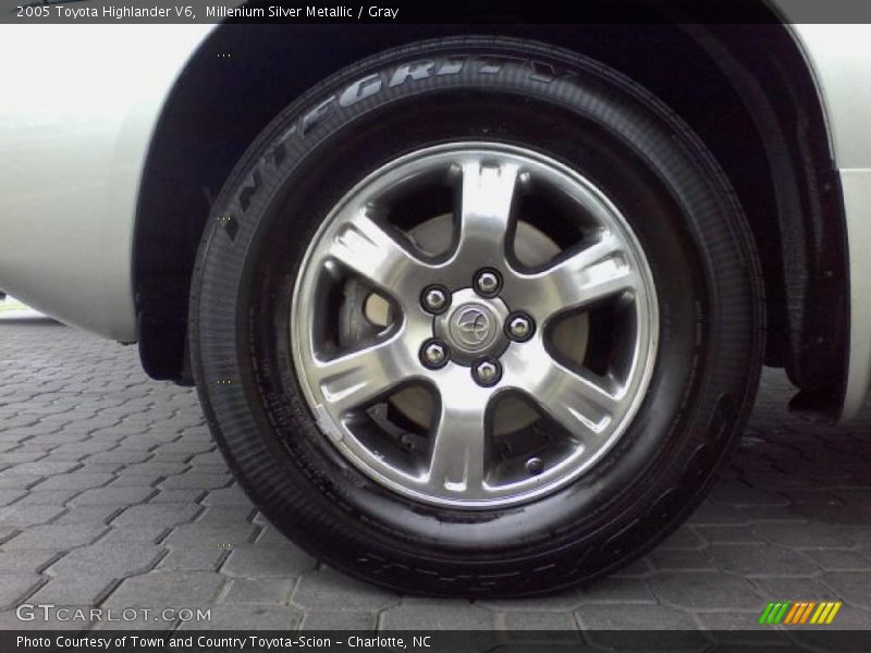 Millenium Silver Metallic / Gray 2005 Toyota Highlander V6