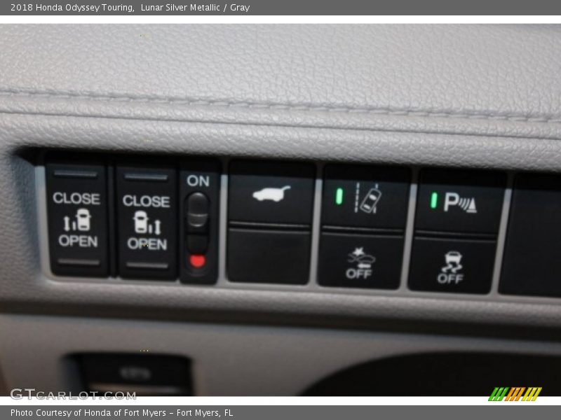 Lunar Silver Metallic / Gray 2018 Honda Odyssey Touring