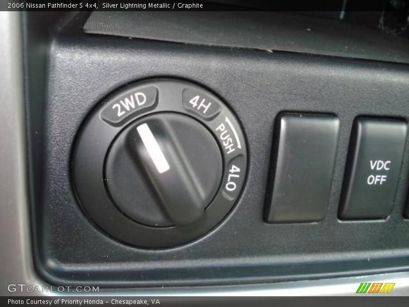 Silver Lightning Metallic / Graphite 2006 Nissan Pathfinder S 4x4