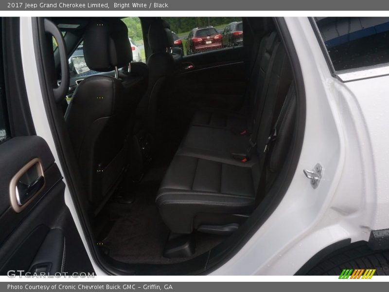 Bright White / Black 2017 Jeep Grand Cherokee Limited