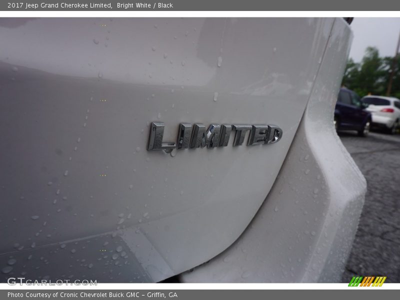 Bright White / Black 2017 Jeep Grand Cherokee Limited