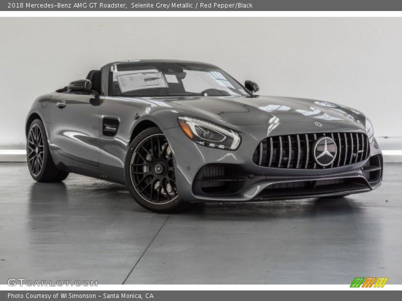 Front 3/4 View of 2018 AMG GT Roadster