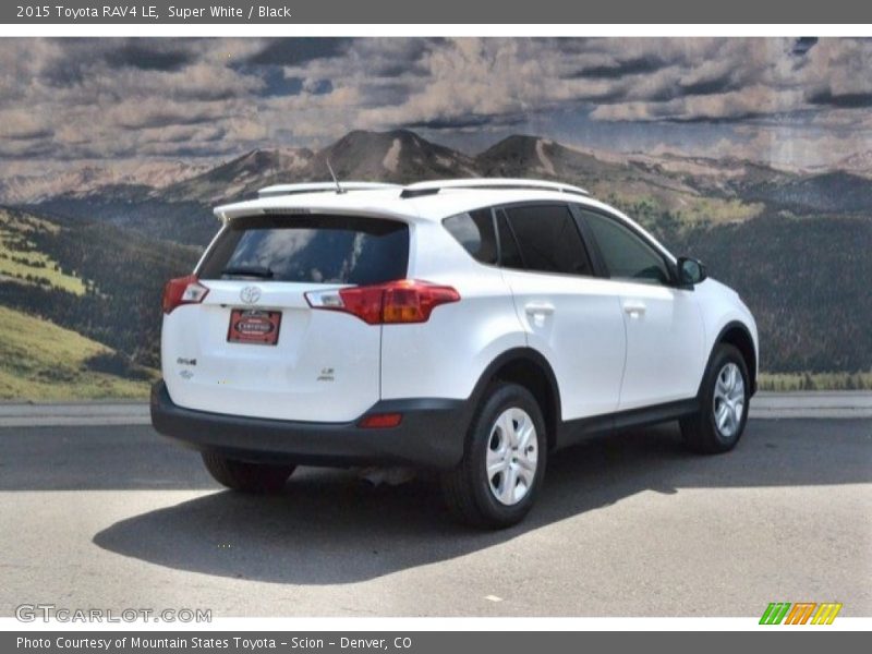 Super White / Black 2015 Toyota RAV4 LE