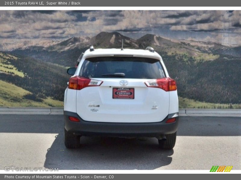 Super White / Black 2015 Toyota RAV4 LE