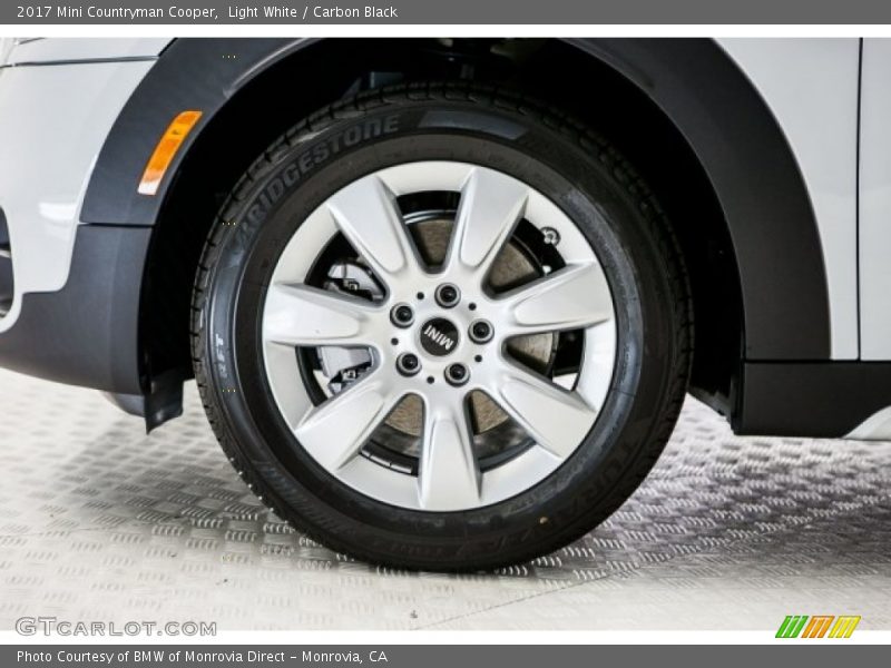 Light White / Carbon Black 2017 Mini Countryman Cooper