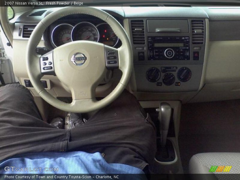 Fresh Powder / Beige 2007 Nissan Versa SL