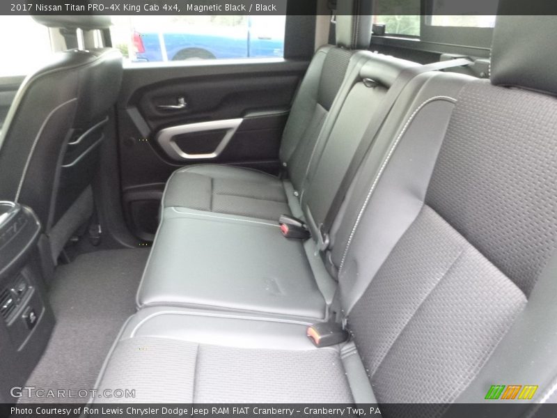 Magnetic Black / Black 2017 Nissan Titan PRO-4X King Cab 4x4