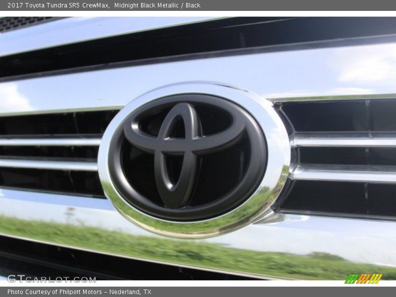 Midnight Black Metallic / Black 2017 Toyota Tundra SR5 CrewMax