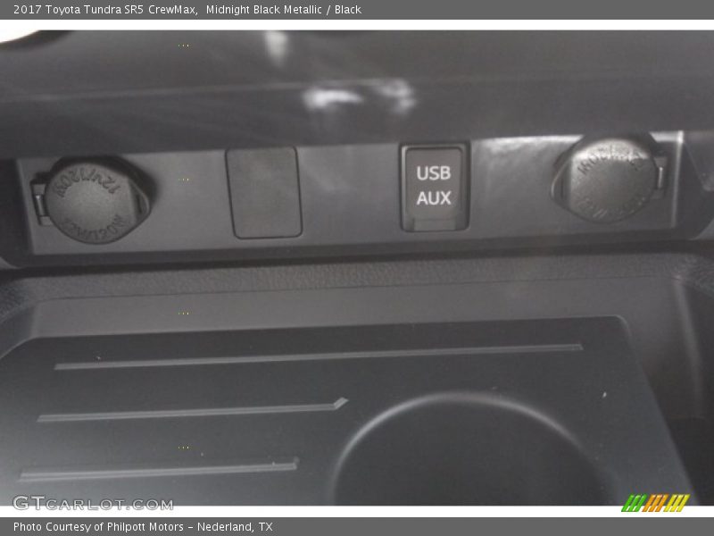 Midnight Black Metallic / Black 2017 Toyota Tundra SR5 CrewMax