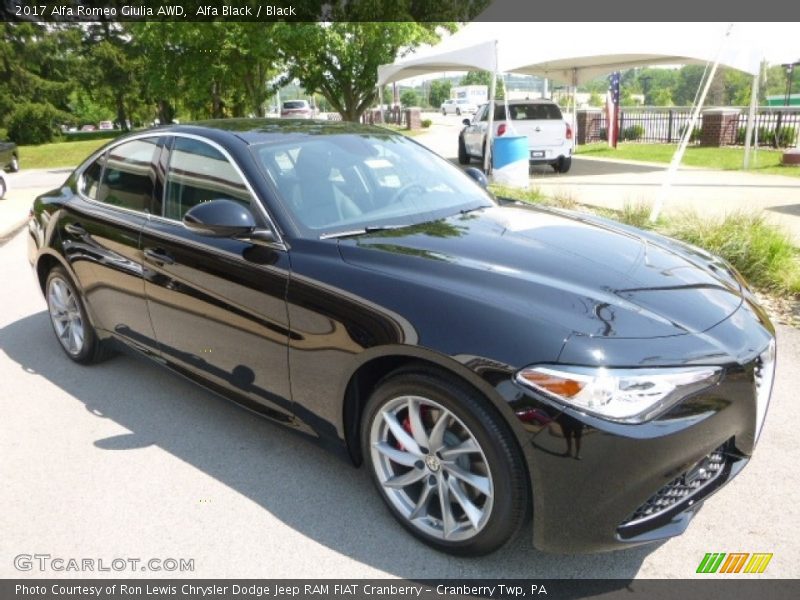 Front 3/4 View of 2017 Giulia AWD