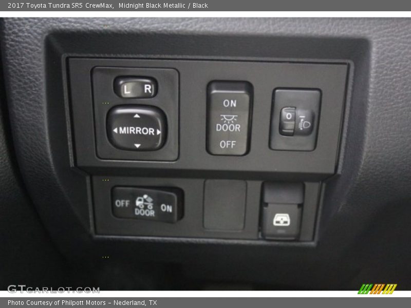 Midnight Black Metallic / Black 2017 Toyota Tundra SR5 CrewMax