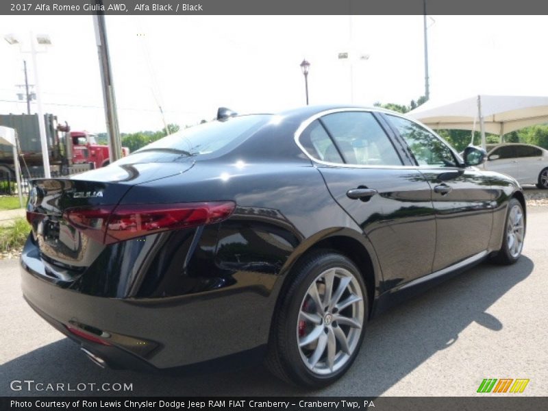 Alfa Black / Black 2017 Alfa Romeo Giulia AWD