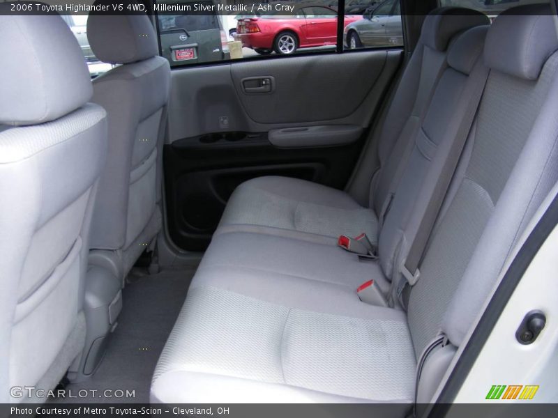 Millenium Silver Metallic / Ash Gray 2006 Toyota Highlander V6 4WD