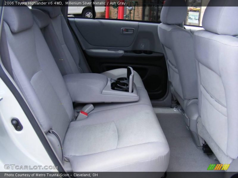 Millenium Silver Metallic / Ash Gray 2006 Toyota Highlander V6 4WD
