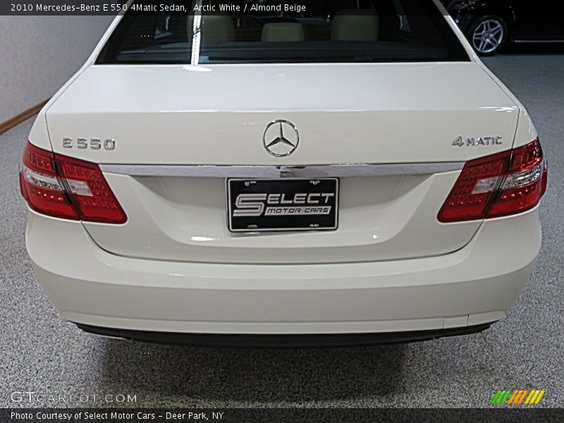 Arctic White / Almond Beige 2010 Mercedes-Benz E 550 4Matic Sedan