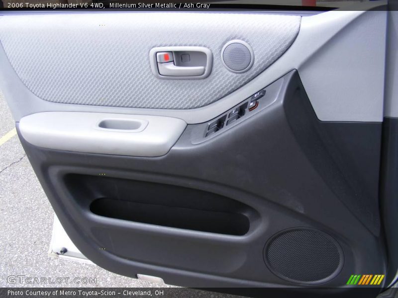 Millenium Silver Metallic / Ash Gray 2006 Toyota Highlander V6 4WD