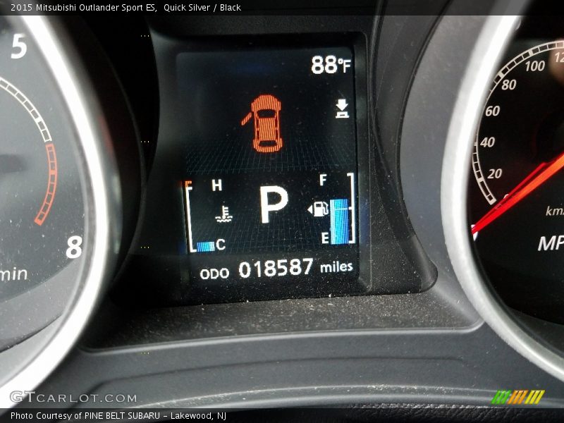 Quick Silver / Black 2015 Mitsubishi Outlander Sport ES