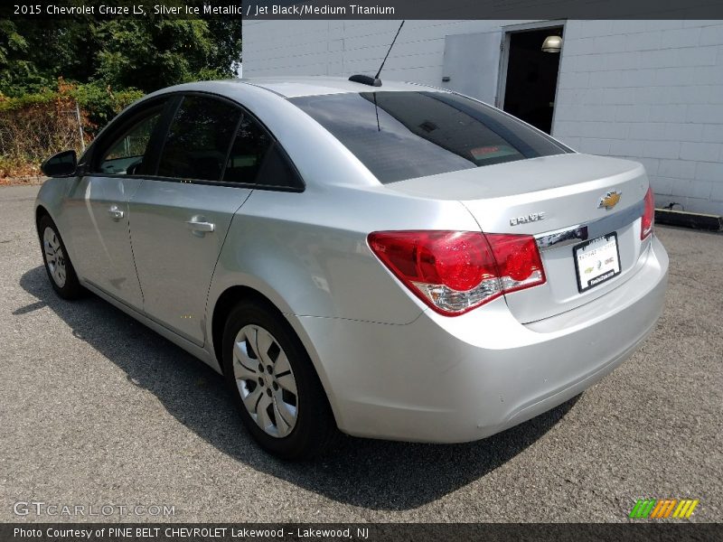 Silver Ice Metallic / Jet Black/Medium Titanium 2015 Chevrolet Cruze LS