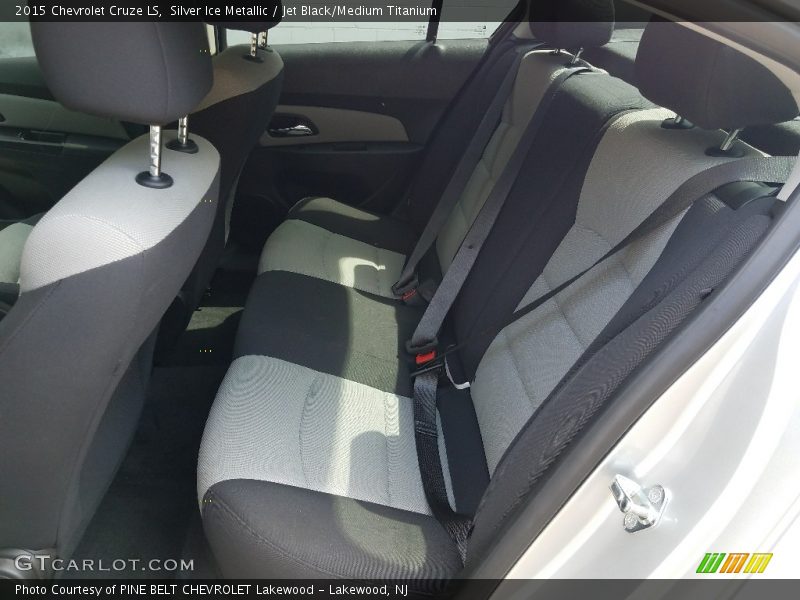 Silver Ice Metallic / Jet Black/Medium Titanium 2015 Chevrolet Cruze LS