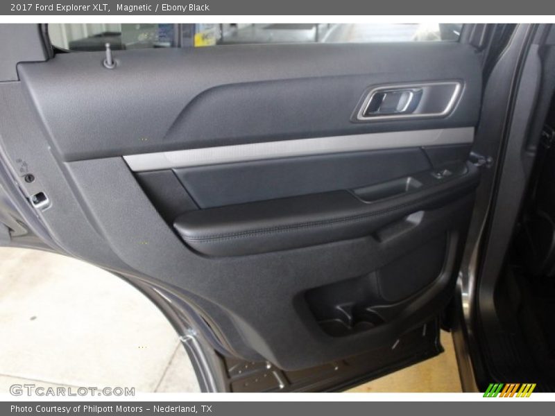 Magnetic / Ebony Black 2017 Ford Explorer XLT