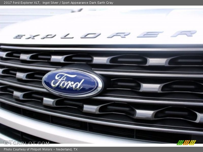 Ingot Silver / Sport Appearance Dark Earth Gray 2017 Ford Explorer XLT