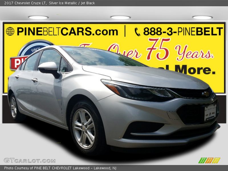 Silver Ice Metallic / Jet Black 2017 Chevrolet Cruze LT