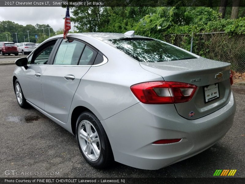 Silver Ice Metallic / Jet Black 2017 Chevrolet Cruze LT