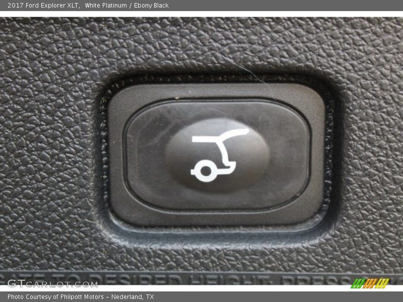 White Platinum / Ebony Black 2017 Ford Explorer XLT