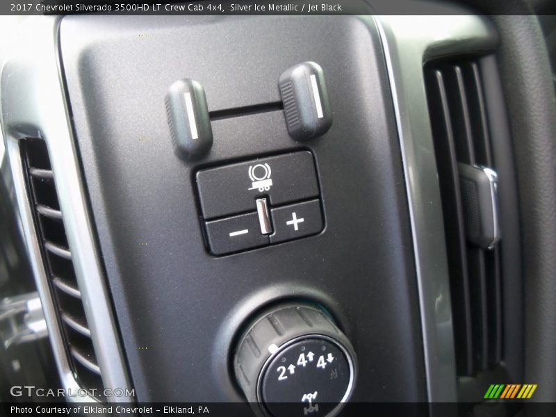 Silver Ice Metallic / Jet Black 2017 Chevrolet Silverado 3500HD LT Crew Cab 4x4