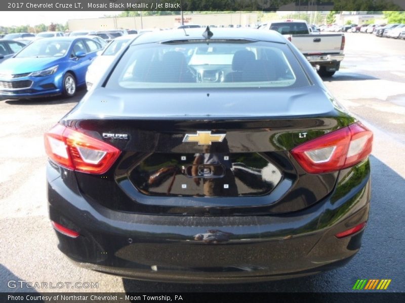 Mosaic Black Metallic / Jet Black 2017 Chevrolet Cruze LT