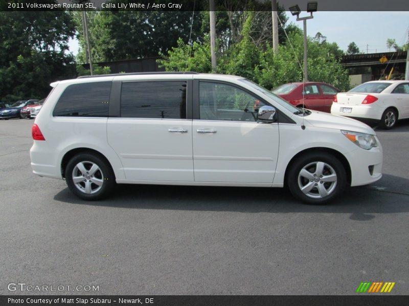 Calla Lily White / Aero Gray 2011 Volkswagen Routan SEL
