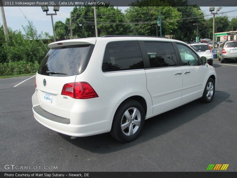Calla Lily White / Aero Gray 2011 Volkswagen Routan SEL