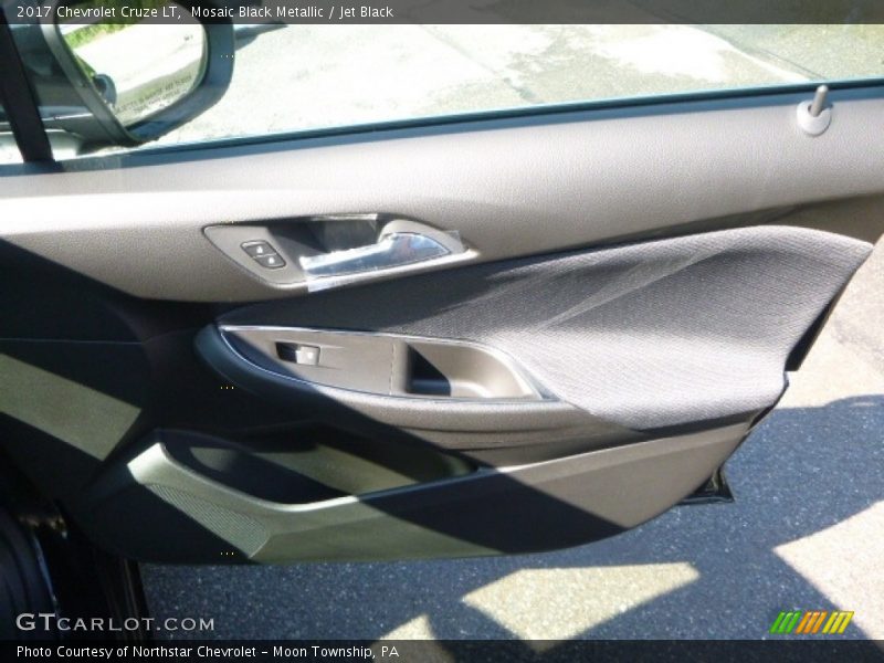 Mosaic Black Metallic / Jet Black 2017 Chevrolet Cruze LT