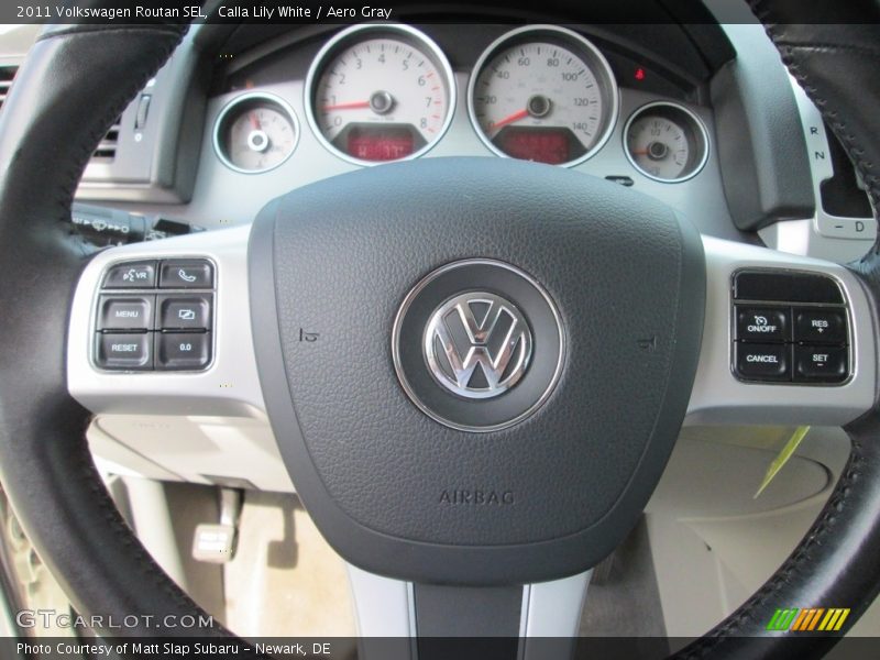 Calla Lily White / Aero Gray 2011 Volkswagen Routan SEL