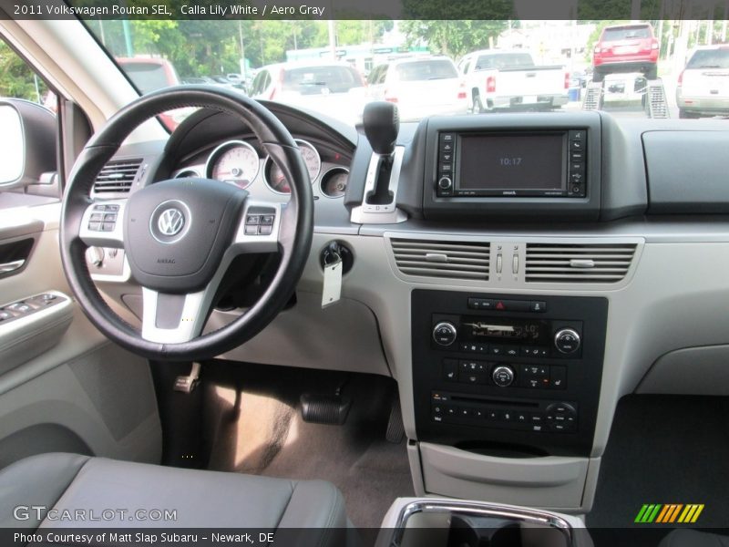 Calla Lily White / Aero Gray 2011 Volkswagen Routan SEL