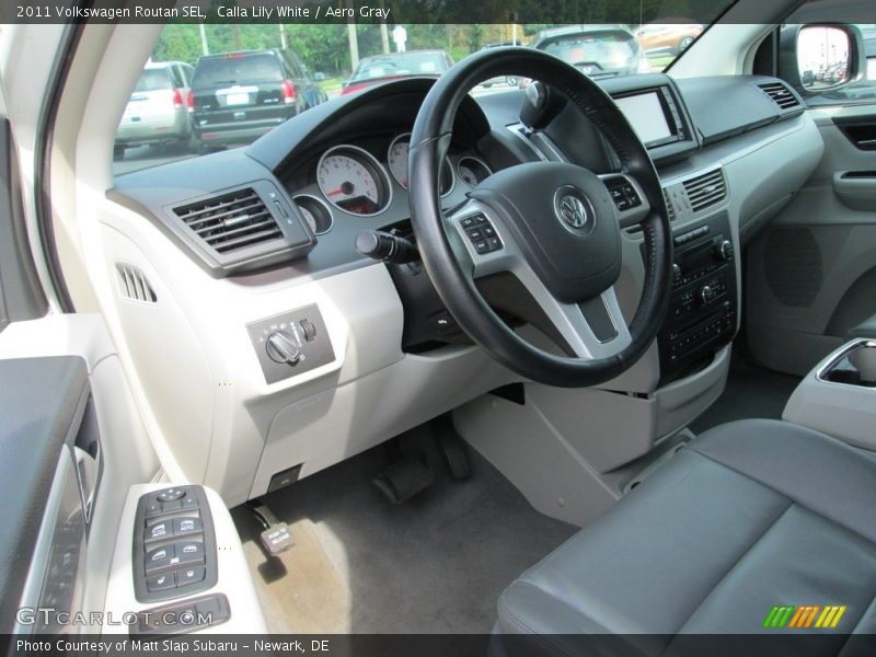Calla Lily White / Aero Gray 2011 Volkswagen Routan SEL