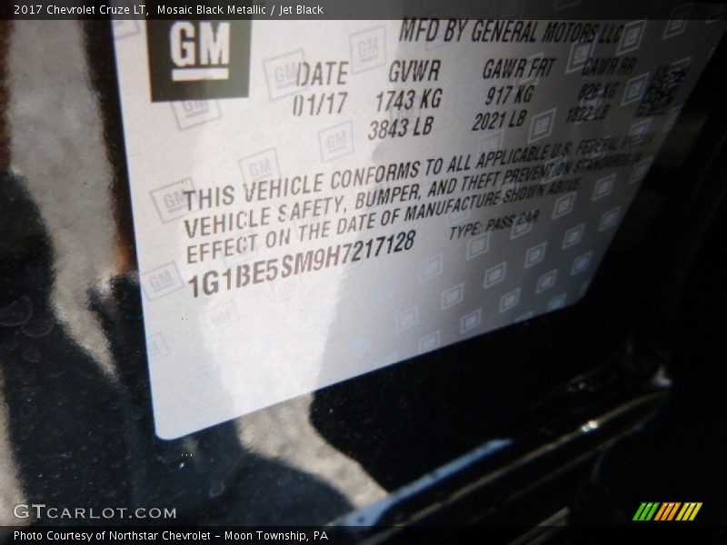 Mosaic Black Metallic / Jet Black 2017 Chevrolet Cruze LT