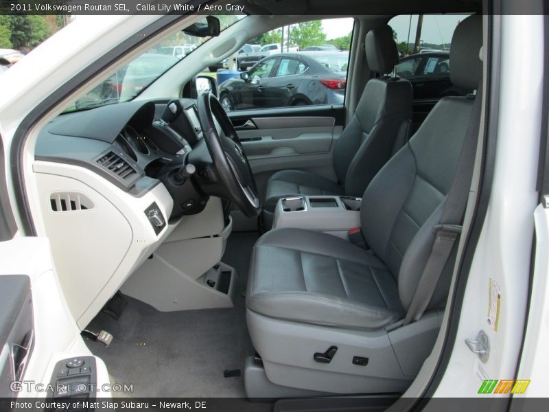 Calla Lily White / Aero Gray 2011 Volkswagen Routan SEL