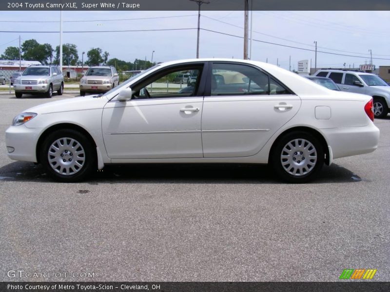 Super White / Taupe 2004 Toyota Camry XLE