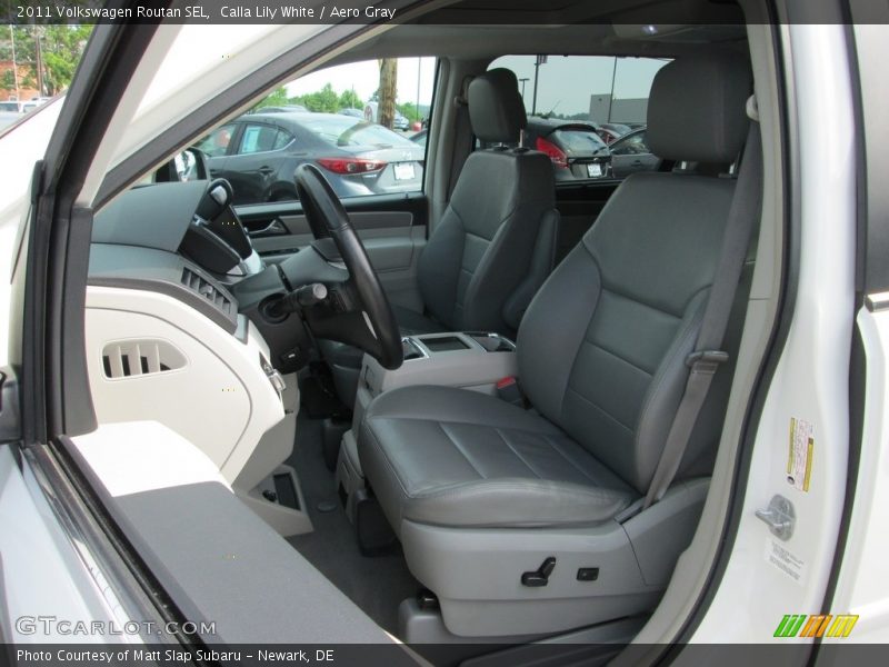 Calla Lily White / Aero Gray 2011 Volkswagen Routan SEL