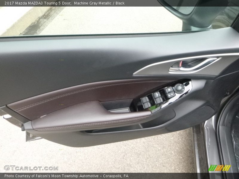Machine Gray Metallic / Black 2017 Mazda MAZDA3 Touring 5 Door