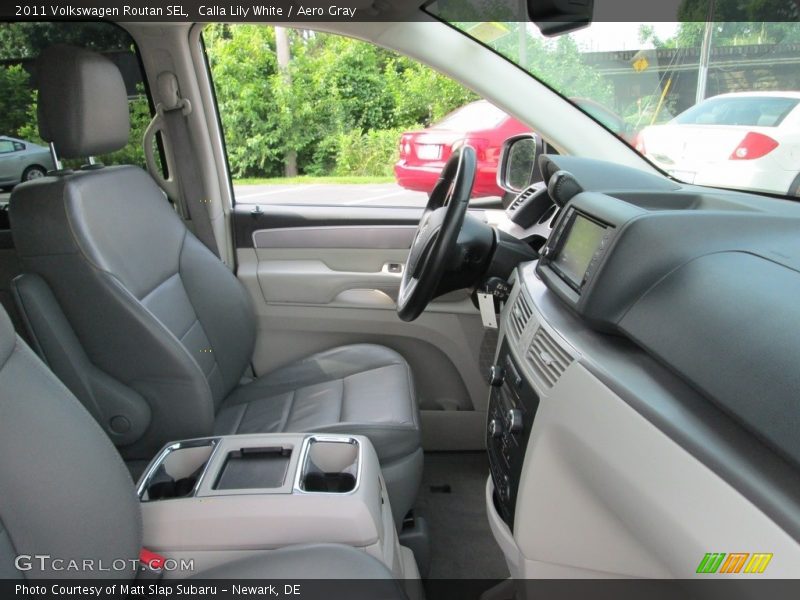 Calla Lily White / Aero Gray 2011 Volkswagen Routan SEL